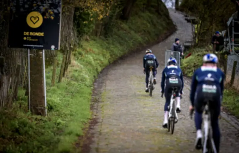 Drame lors du Tour des Flandres amateur : un cycliste britannique décède