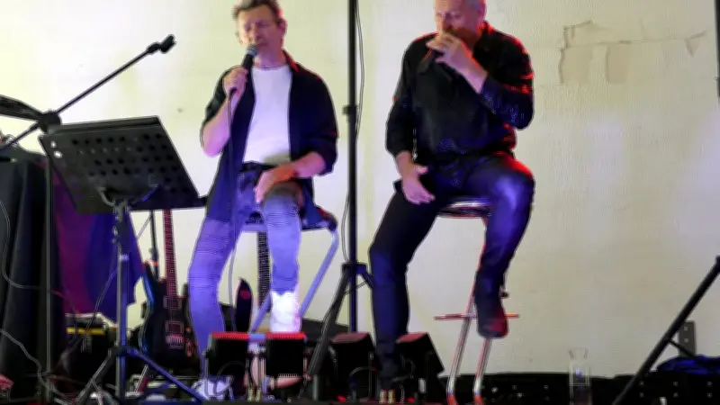 Duo Impulsion : un après-midi en chansons très apprécié à Chambon-le-Château