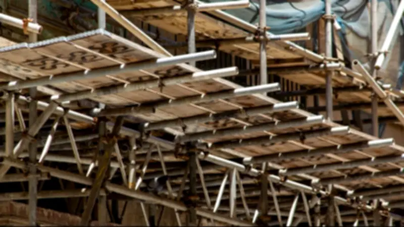 Effondrement d'un échafaudage géant au Japon : deux morts, un disparu