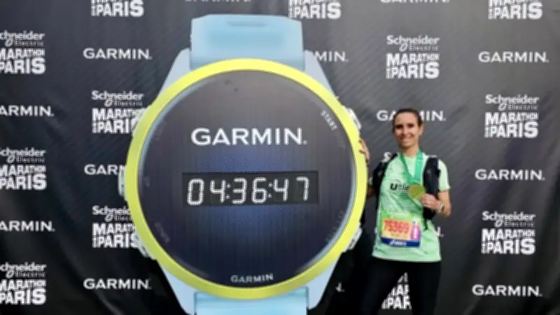 Elyse Spring boucle le Marathon de Paris en 4h36 après un parcours semé d'embûches