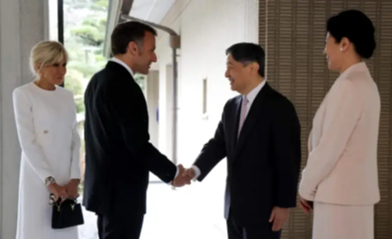 Emmanuel Macron reçu par l'empereur du Japon avant de poursuivre en Corée du Sud