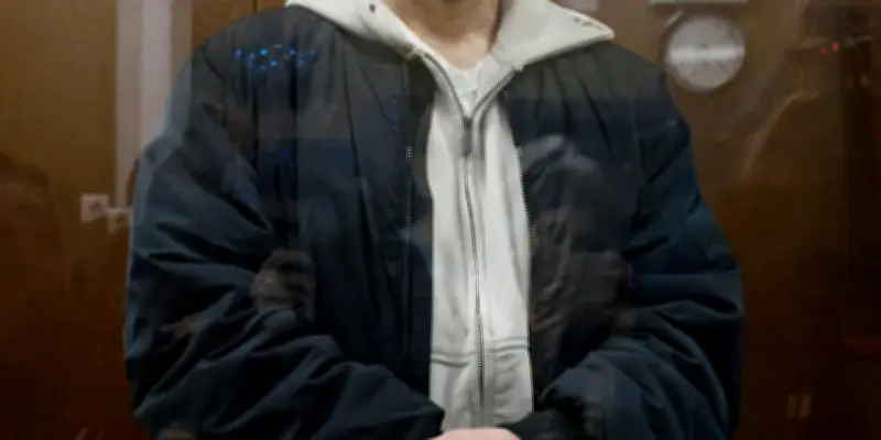 En Russie, un journaliste de Novaïa Gazeta placé en détention provisoire