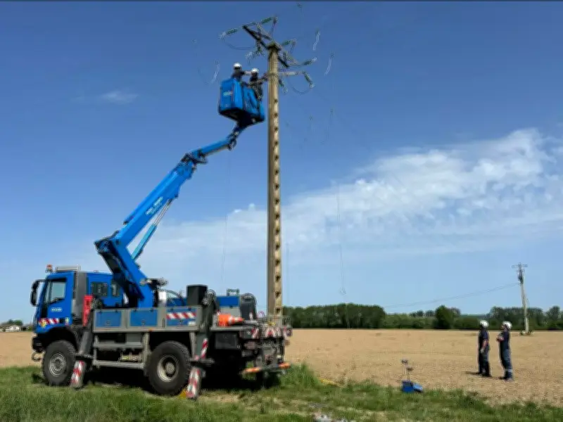 Enedis rénove 5,5 km de réseau électrique en 4 jours sans coupure