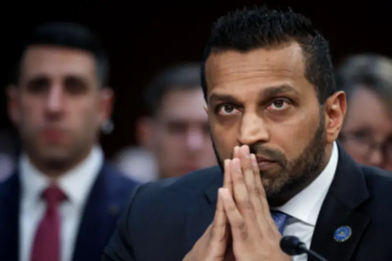 Enquête explosive sur le directeur du FBI Kash Patel : alcool, paranoïa et menaces de plainte