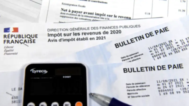 Enseignante doit rembourser 39 000 € après avoir touché son salaire par erreur