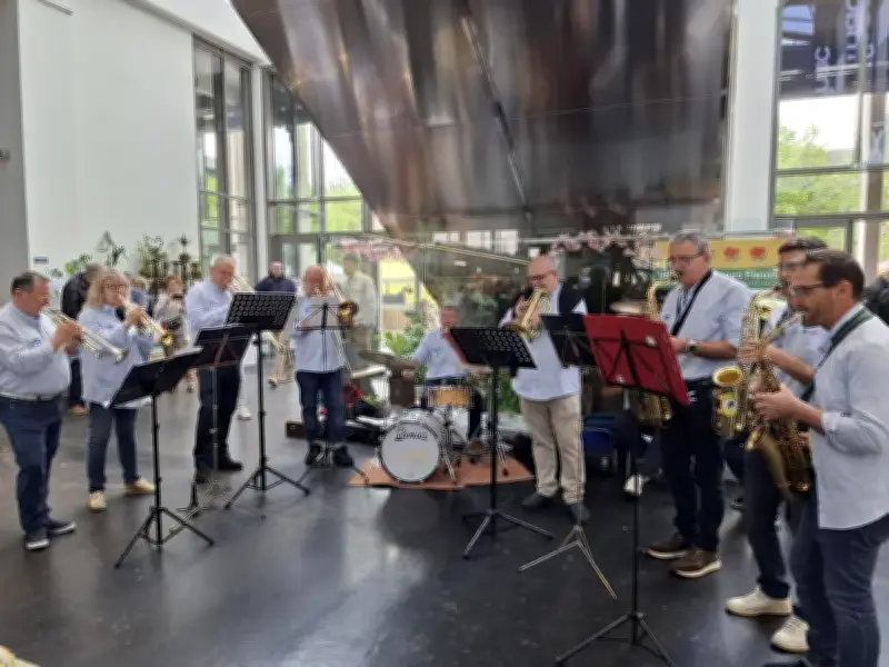 Entre-potes sur le pavé en concert aux halles de Dax le 25 avril