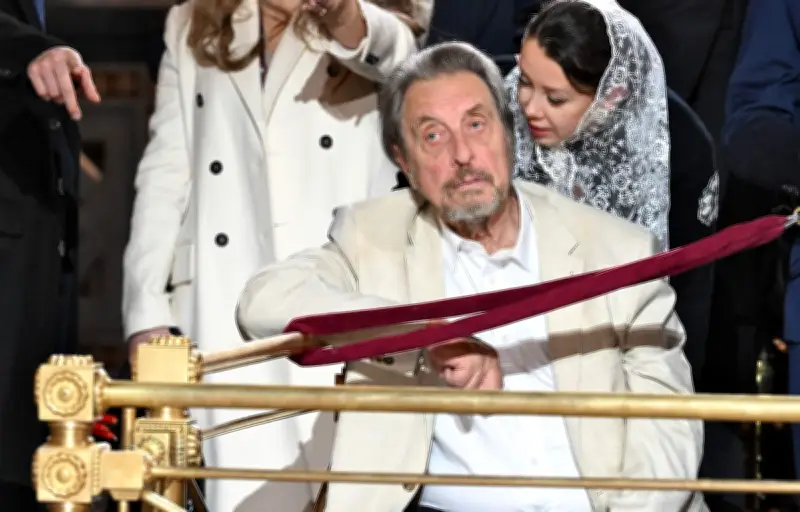 Errol Musk défend les fermiers blancs sud-africains et promeut leur statut de réfugiés en Russie
