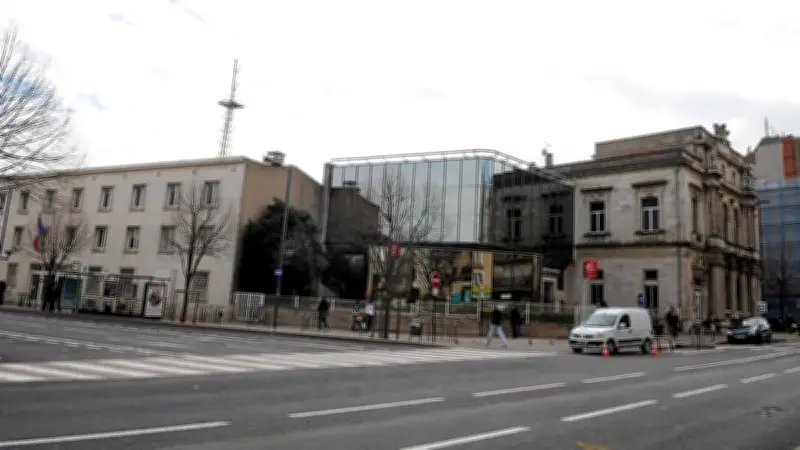 Escroc à Béziers : un faux policier vole les coordonnées bancaires de ses victimes