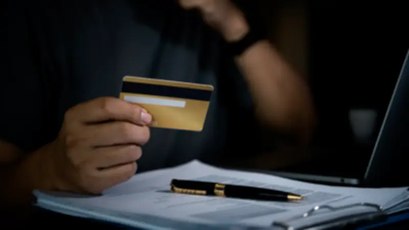 Escroquerie aux faux coursiers : le Jura en alerte face à une vague de vols de cartes bancaires