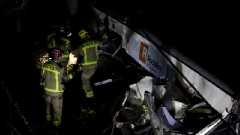 Espagne : un mort et 37 blessés dans un accident de train près de Barcelone
