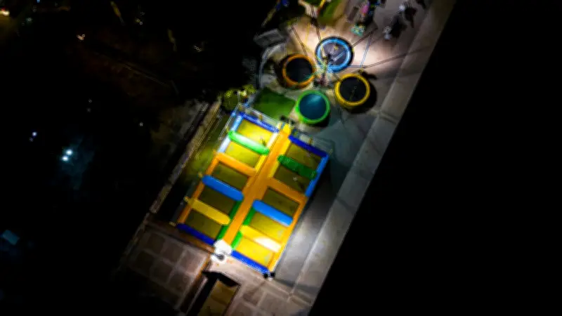 Espagne : une fillette de 2 ans électrocutée sur un trampoline dans une fête foraine