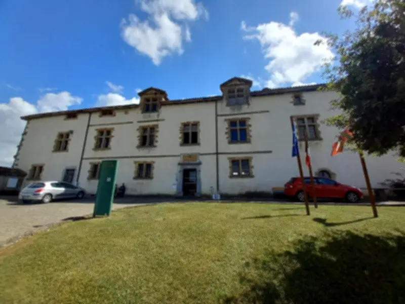Espelette : la maire réduit son indemnité, les commissions installées