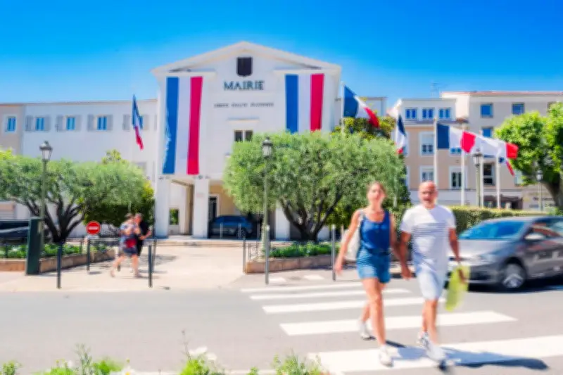 Est-Var : les drapeaux tricolores vont fleurir dans les communes