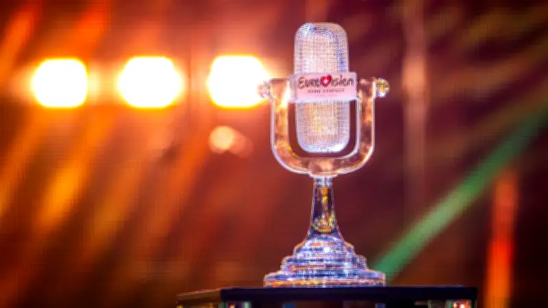 Eurovision: Nemo rend son trophée pour protester contre la participation d'Israël