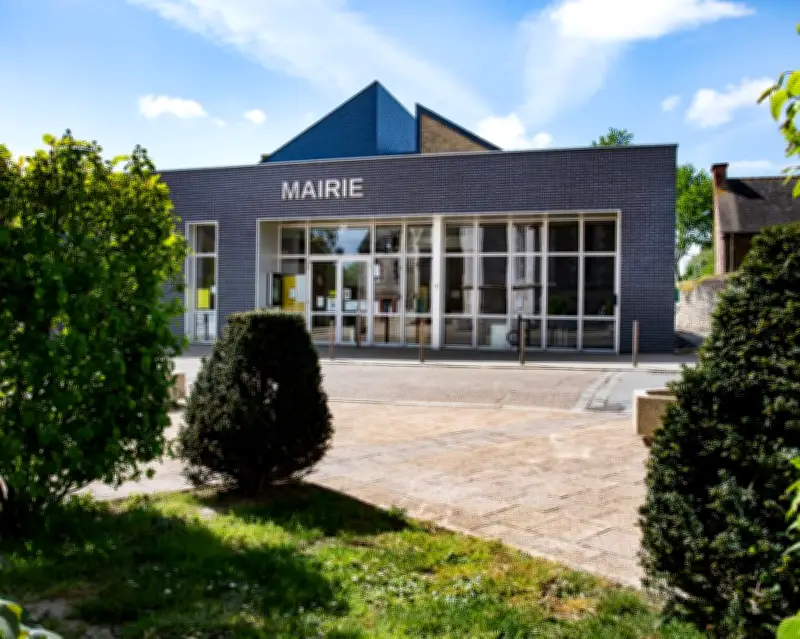 Ex-maire de Plouasné poursuivi après la mort d'une femme qu'il voulait faire interner