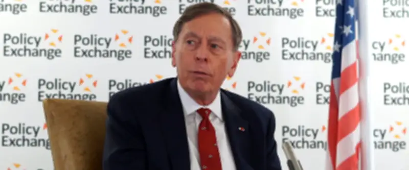 Ex-patron de la CIA : Poutine pourrait envahir un État balte après l'Ukraine
