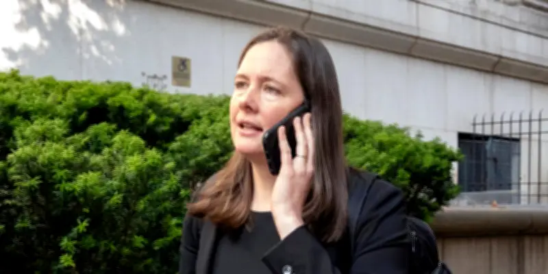 Ex-procureure autorisée à poursuivre Trump en justice