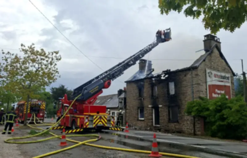 Explosion et incendie à Plélan-le-Grand : un blessé grave