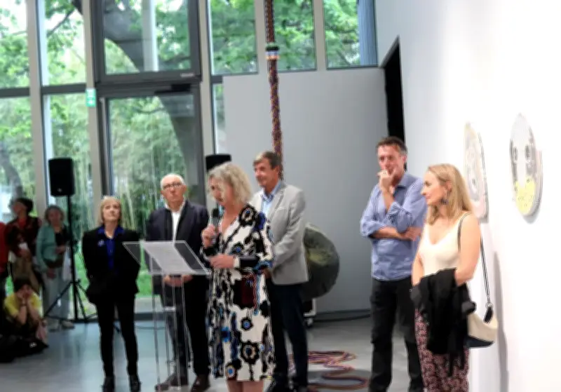 Exposition 'La Préservation du feu' à Anglet : hommage à Dominique Berthommé, ancien directeur de l'école d'art de Bayonne