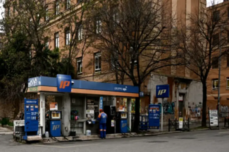 Face à la flambée des prix de l'essence, l'Europe carbure aux mesures d'urgence