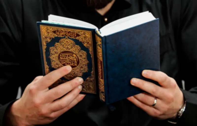 Fausse loi espagnole sur le blasphème : un deepfake viral démonté