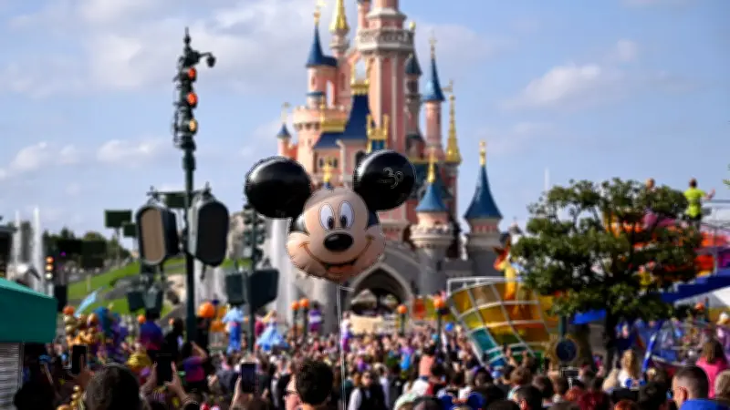 Faux mariage à Disneyland Paris : le commanditaire, un délinquant sexuel britannique
