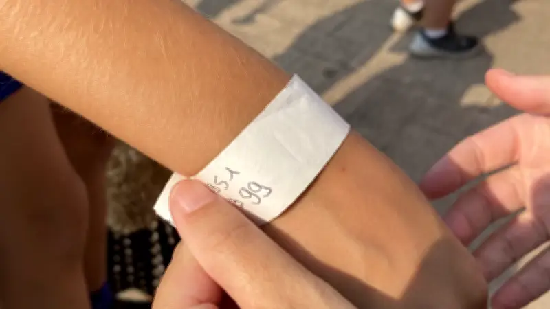 Feria de Béziers : des bracelets pour retrouver les enfants perdus