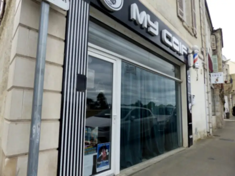 Fermeture administrative d'un barbier à Saintes pour travail illégal