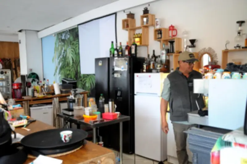 Fermeture du Momento Café à Fumel : conflit de voisinage et difficultés économiques