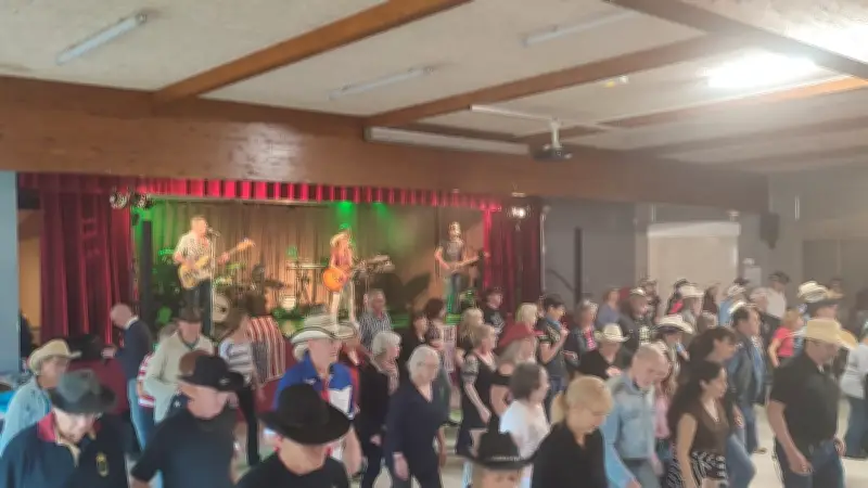 Festival Country et Vide-Greniers à Salindres : Une Journée Festive en Perspective