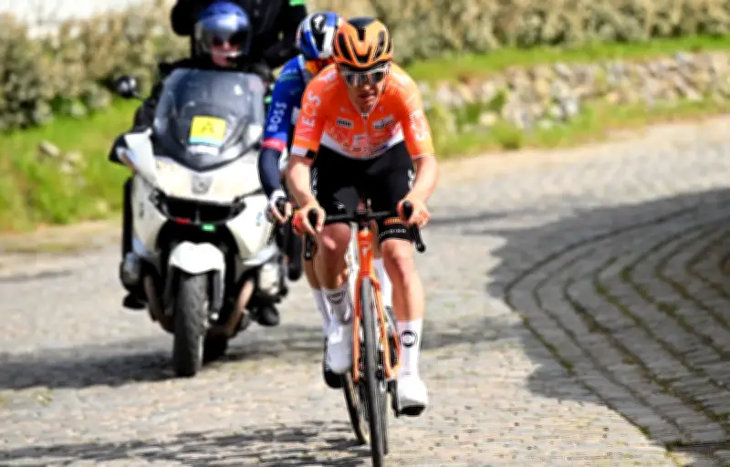 Filippo Ganna s'impose à A Travers la Flandre, Wout van Aert craque à 100 mètres