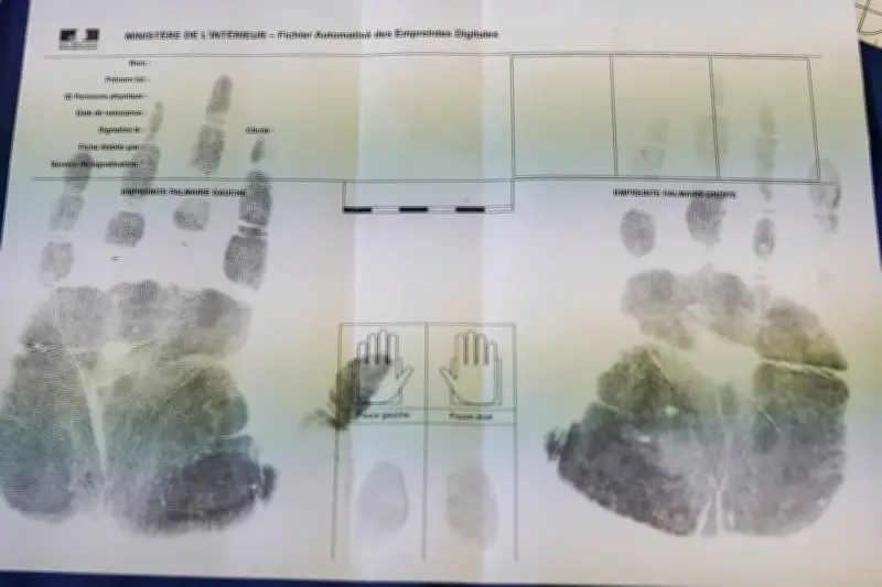 Fin de la collecte systématique des données biométriques dans les commissariats