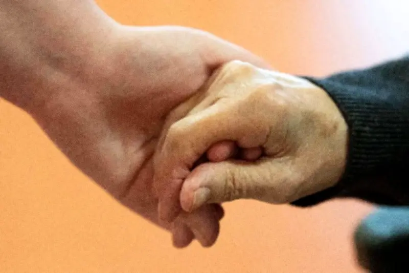 Fin de vie : le Sénat durcit le texte face à une version plus large des députés
