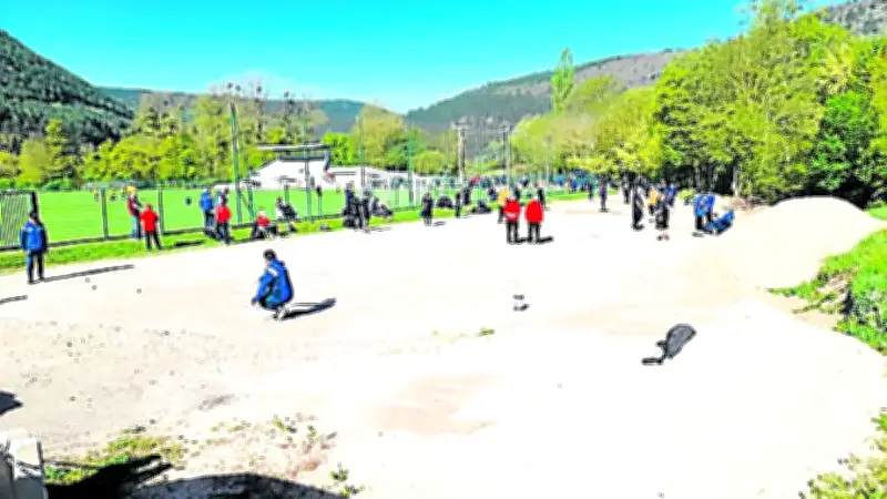 Finale départementale de pétanque en doublettes à Rouffiac ce week-end