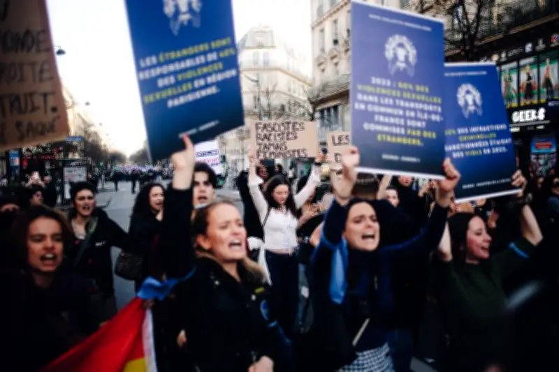 Financement de Sterin : Dons défiscalisés et merchandising raciste, le business du collectif Némésis