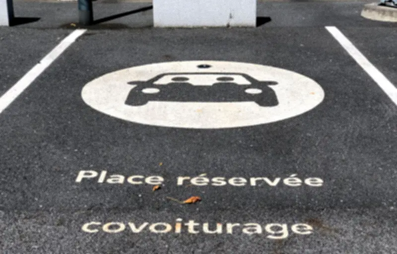 Flambée des prix du carburant : le covoiturage explose avec BlaBlaCar