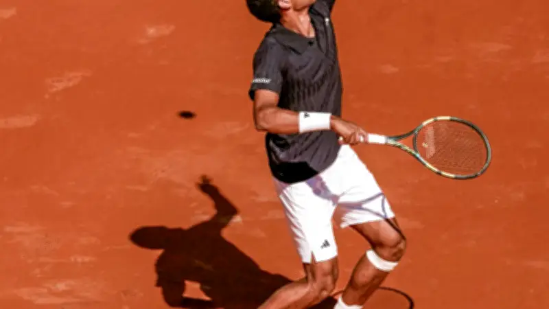 Félix Auger-Aliassime triomphe à l'UTS Bastide Nîmes face à Casper Ruud