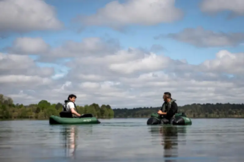 Float tube : la pêche accessible et économique dans les Landes
