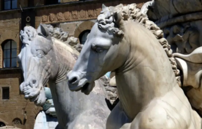Florence : une touriste dégrade la fontaine de Neptune pour un défi