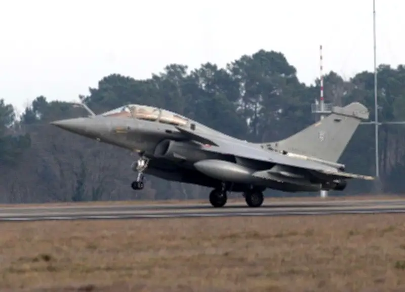 Formation des pilotes qataris et indiens sur Rafale à Bordeaux-Mérignac : les mesures anti-bruit