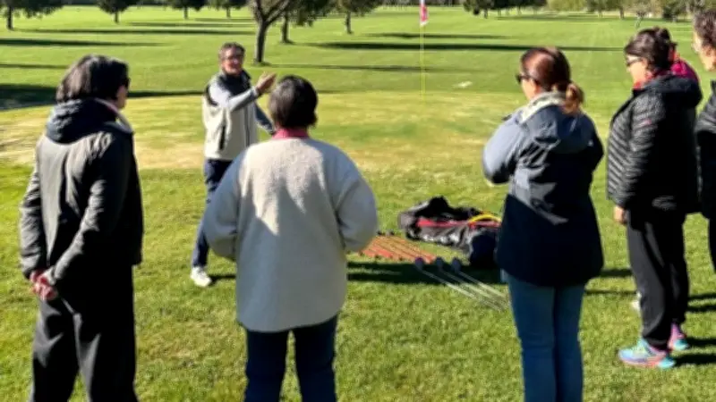Formation golf Usep en Lozère : des enseignants initiés pour les scolaires