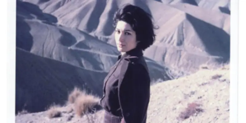 Forough Farrokhzad, poétesse iranienne, célébrée dans deux ouvrages majeurs