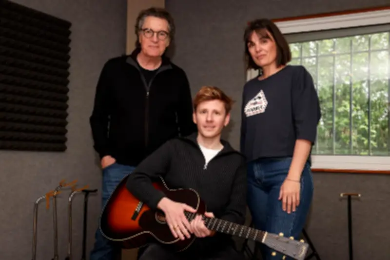 Francis Cabrel enregistre à Biarritz pour KCanta!, un projet musical en langues minoritaires