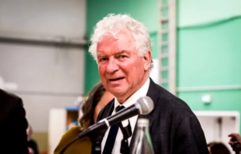 François Cuillandre, l'ancien maire de Brest, se présente à Molène après sa défaite