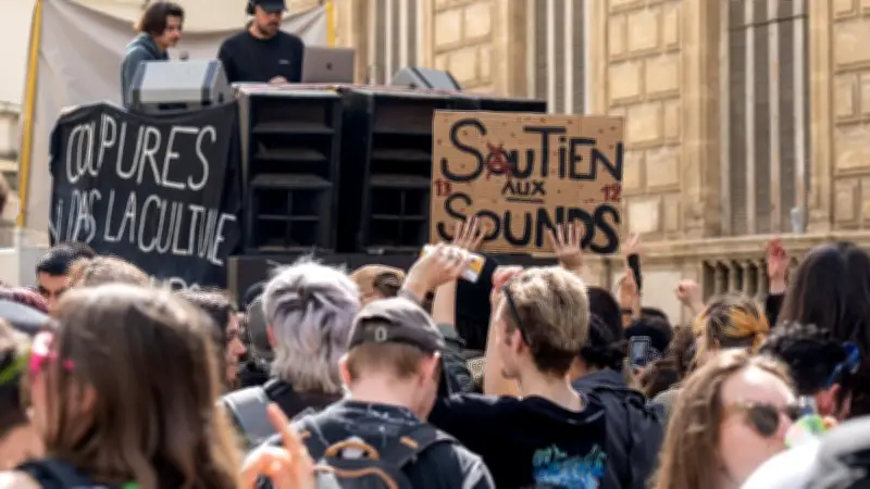 Free parties : face à la répression, les teufeurs contre-attaquent et organisent la contestation