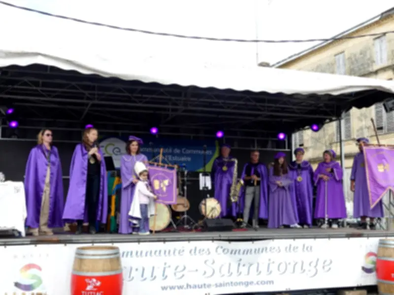 Fête de l'asperge d'Étauliers : 10 000 visiteurs et une ambiance conviviale