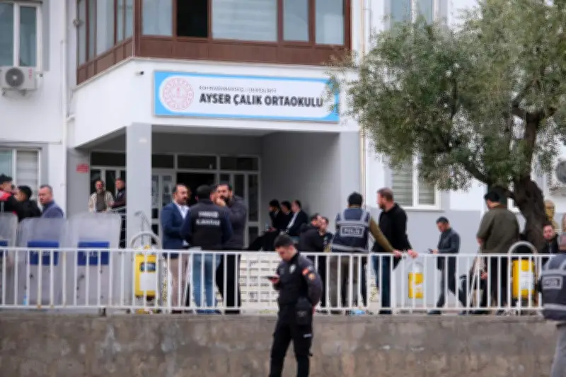Fusillade scolaire en Turquie : l'adolescent de 14 ans avait planifié son attaque