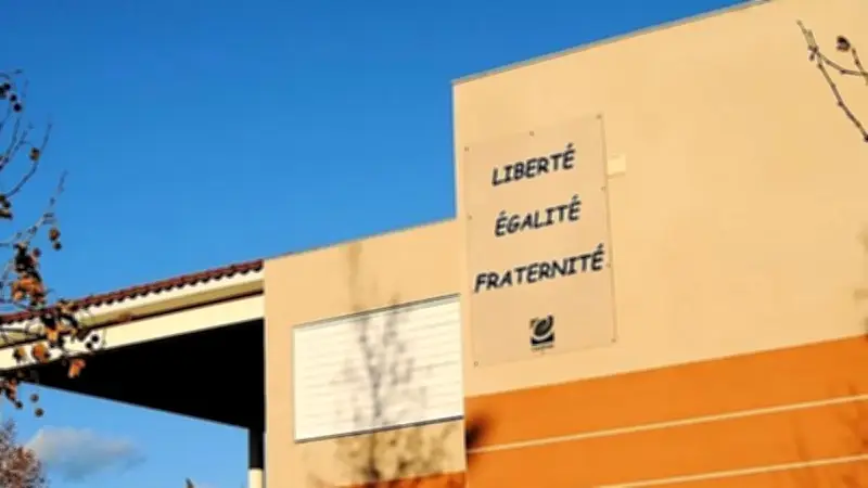 Fusion scolaire à Caveirac : les familles en colère face à un projet précipité