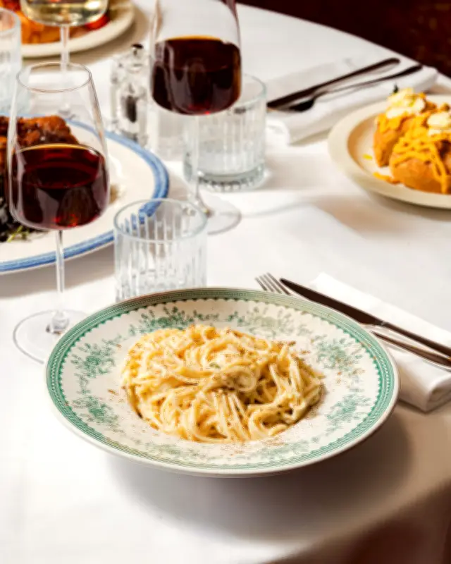 Gastronomie parisienne : deux nouvelles adresses où design et saveurs s'accordent