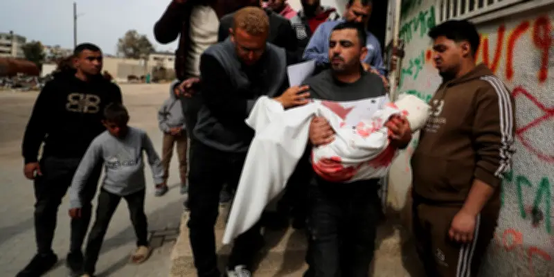 Gaza : huit morts dont un enfant dans des frappes israéliennes selon la défense civile